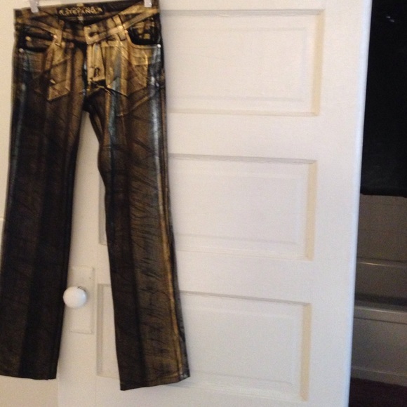 Distressed jeans Sunday 2 hour blow out sale💥📢 - Picture 1 of 4