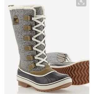 Not selling! Looking for boots like this.
