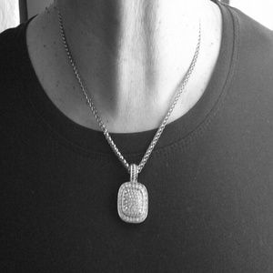 Pendant necklace