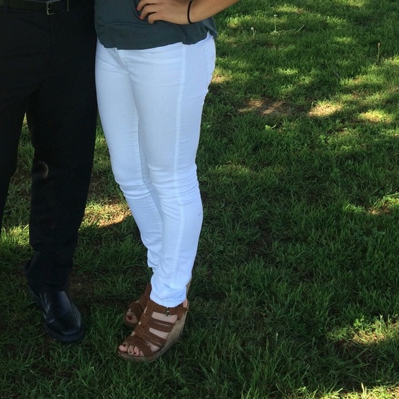 White skinny jeans only worn once