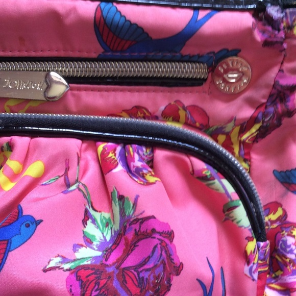 🌷🎀 Betsey Johnson Single Pocket XBody 🌷🎀 -Kels - Picture 2 of 3