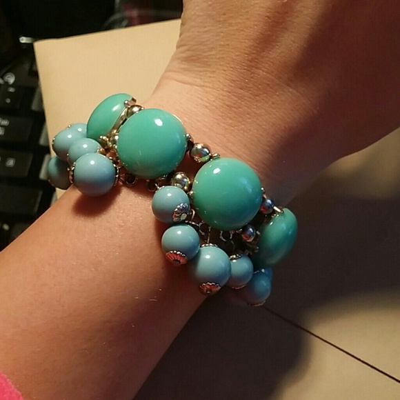 Turquoise beaded bracelet