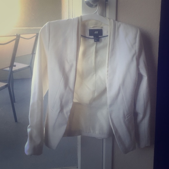 H&M off white blazer size 2