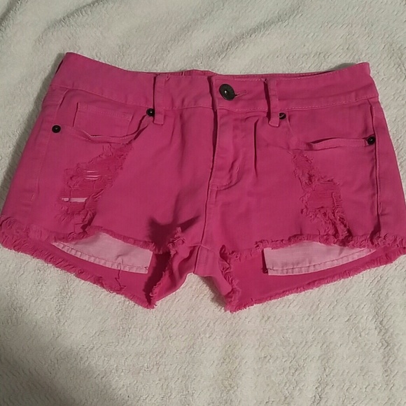 Bullhead size 3 pink ripped denim shorts