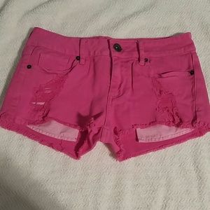 Bullhead size 3 pink ripped denim shorts