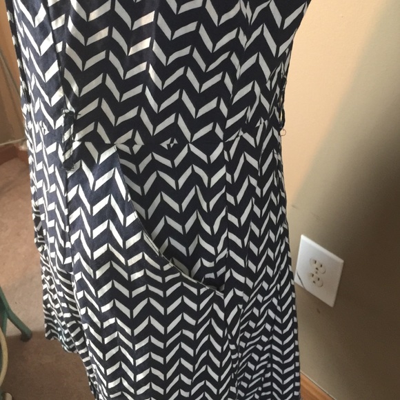 Size Small Button Up Short Sleeve Navy/White Dress - Picture 3 of 4