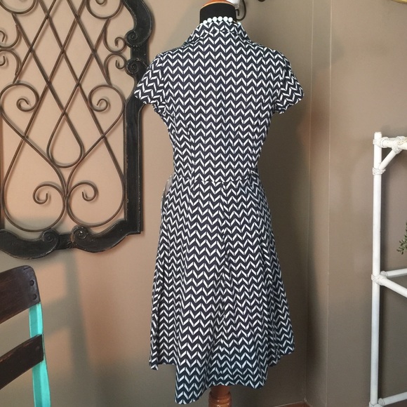 Size Small Button Up Short Sleeve Navy/White Dress - Picture 4 of 4