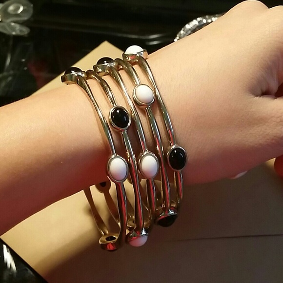 5 set white and black stone bracelets