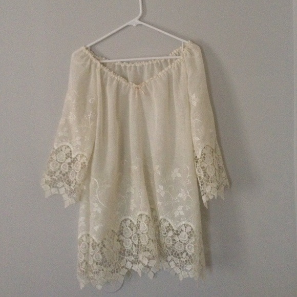 Handmade lace dress - Picture 3 of 3