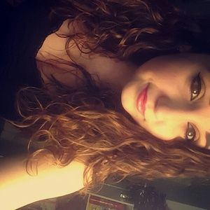 Meet your Posher, Meaghan