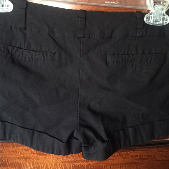 Shorts - Picture 2 of 3