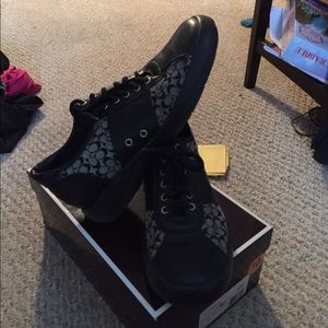 Coach Men's shoe never wore