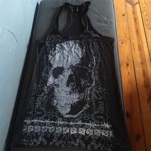 Black skull tank top.