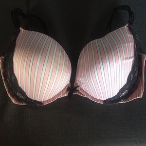 Victoria's  Secret very sexy push-up bra