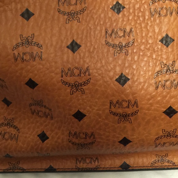 Final markdown 💯authentic MCM hobo handbag. - Picture 2 of 4