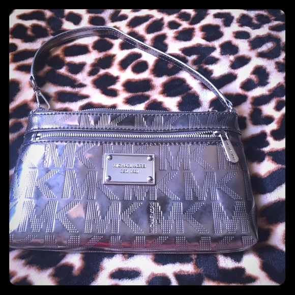 Michael Kors clutch, barely used👝👜👛