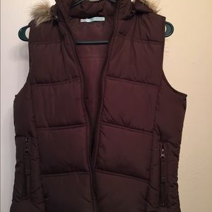 Puffy vest with fur hood