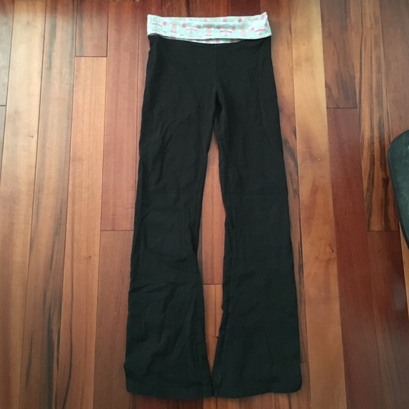 Victoria's Secret yoga pants - Picture 1 of 2