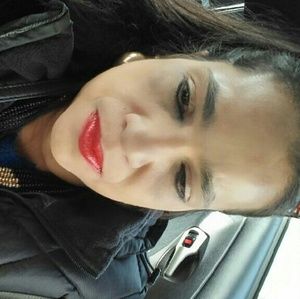 Meet your Posher, Leela