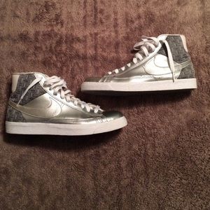 *FINAL SALE* Silver Nike high tops worn twice