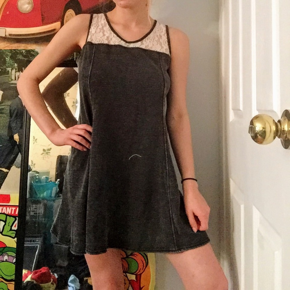 ❌GONE❌ Eric + Lani Grey & White Lace Casual Dress - Picture 2 of 3
