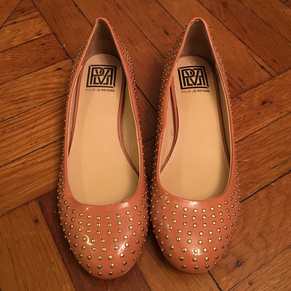 New Pour La Victoire Saxon Studded Flats