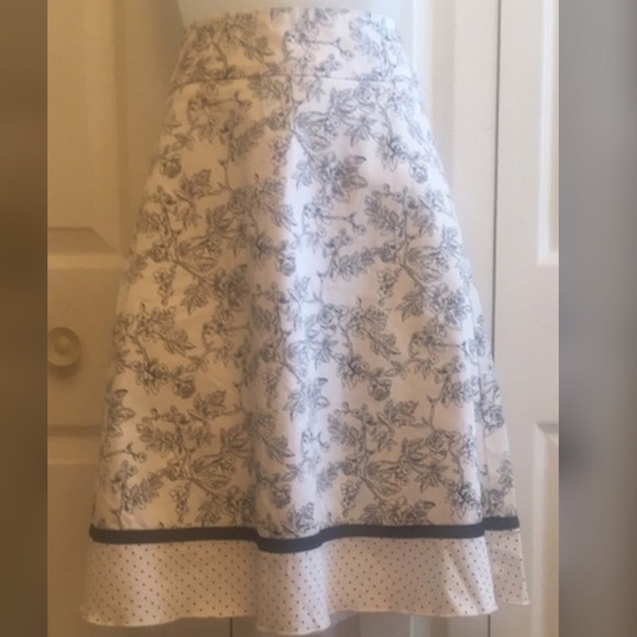 Black & White floral print skirt