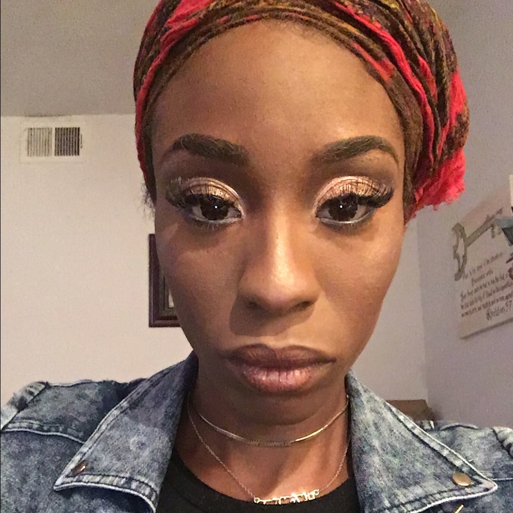 Meet your Posher, Ekene