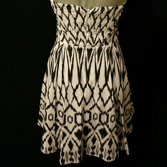 Guess Black and White Dress - Picture 2 of 2