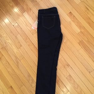 Liz Lange Maternity Dark wash skinny jeans!