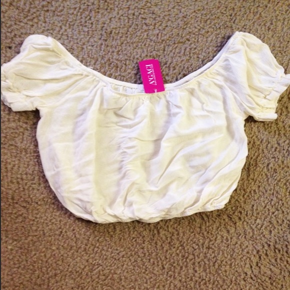 Cream Spring Blouse - Picture 2 of 4