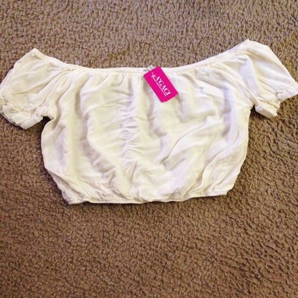 Cream Spring Blouse - Picture 3 of 4