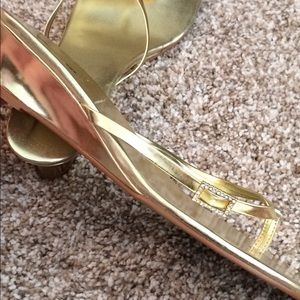 Studio HD2 Gold Wedge Flip Flops Size 10