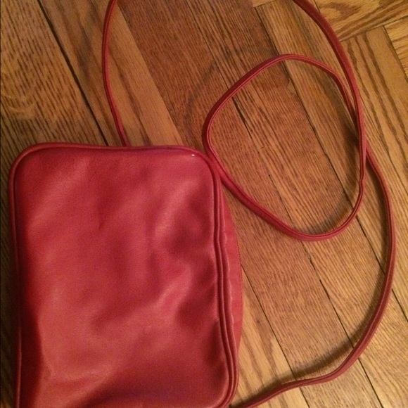 👛FANCY RED PURSE WITH COLORFUL EMBELLISHMENTS - Picture 3 of 3