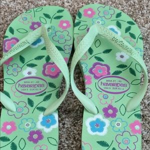 Havaianas Light Green Flip Flops Size 9