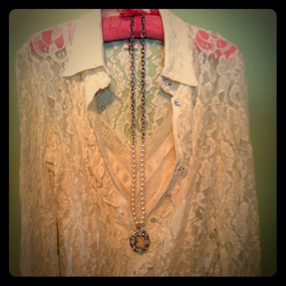 Vintage Lacy long sleeved blouse
