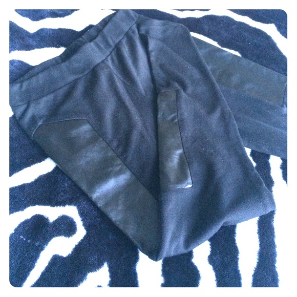 Black leggings with pleather inserts - Picture 1 of 3