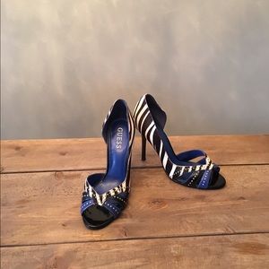 Guess zebra peep toe shoes -size 6