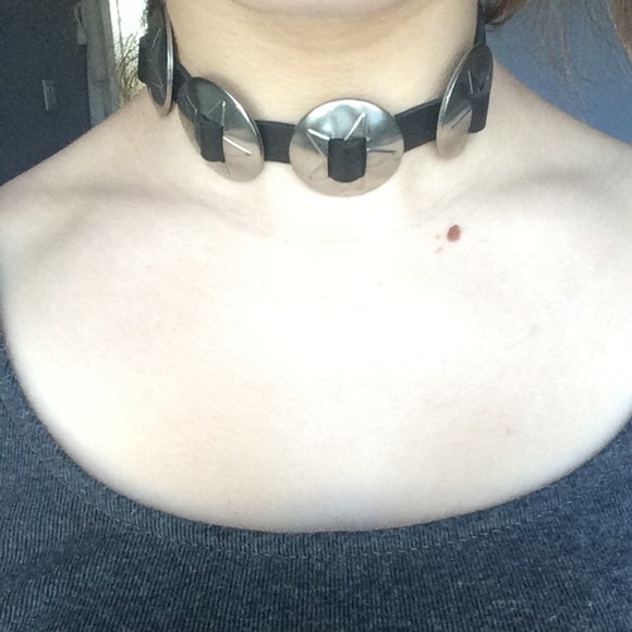 Dolls Kill-Star Choker :)