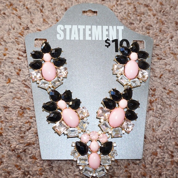 🎀BOLD Statement Necklace🎀