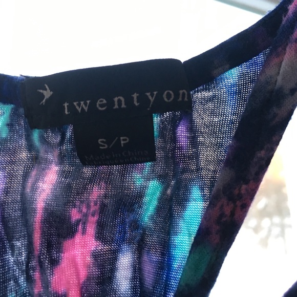 tank top - Picture 3 of 4