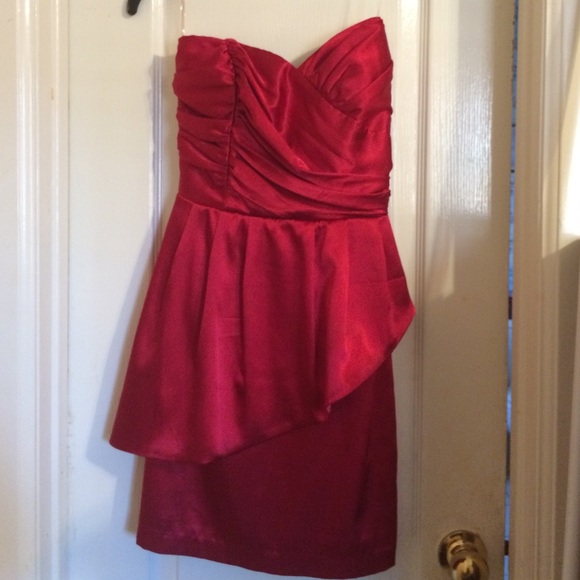 Very classy red dress