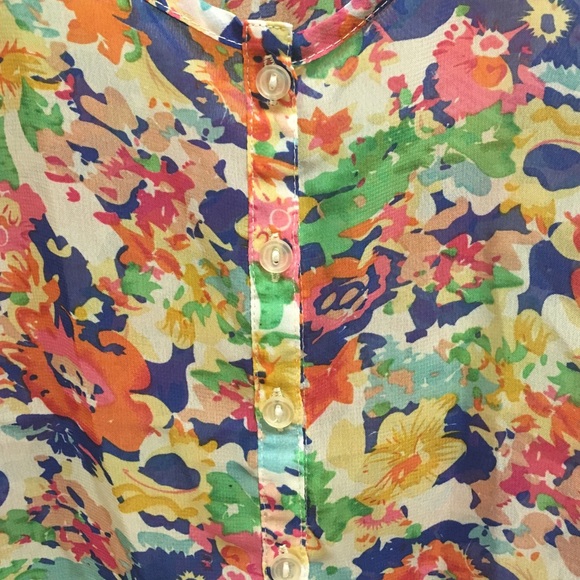 FLORAL TOP - Picture 2 of 3