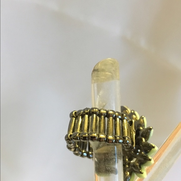 Never worn ring - Picture 3 of 3