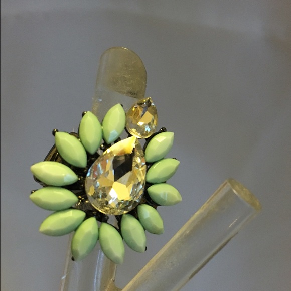 Never worn ring - Picture 2 of 3