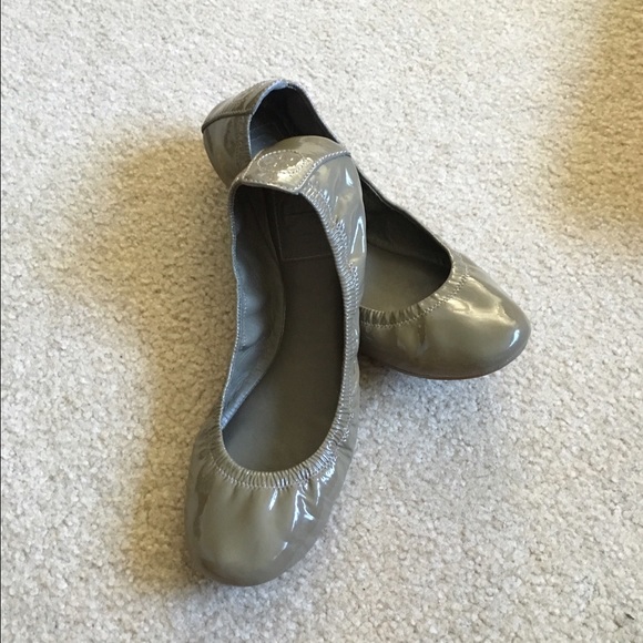 Tory Burch Eddie, Patent Musk (nude), sz 7.5