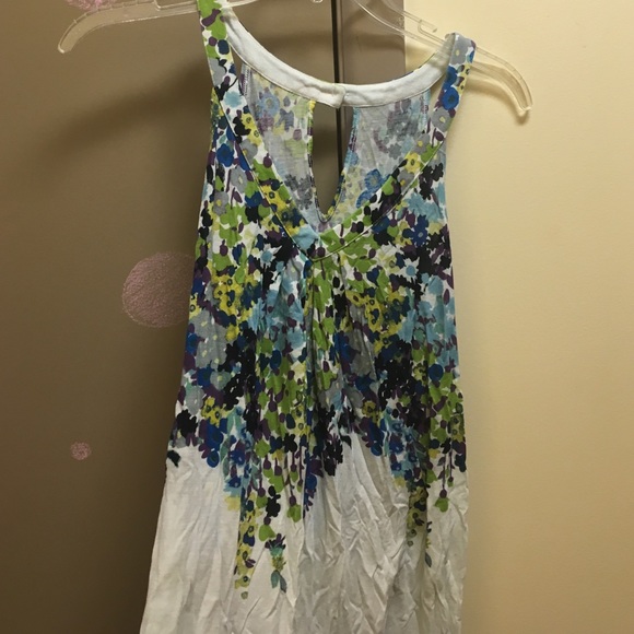 KEY HOLE FLORAL BLOUSE