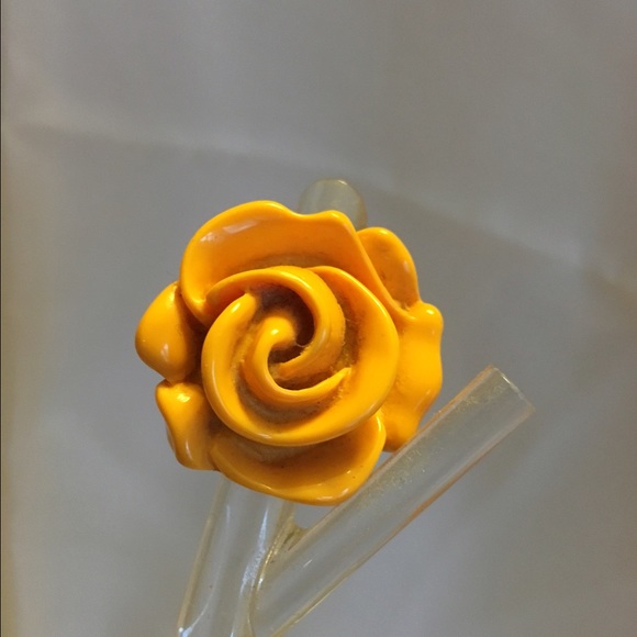 Yellow flower ring