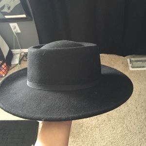 Round hat