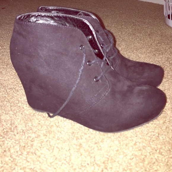 black wedge booties! GREAT CONDITION